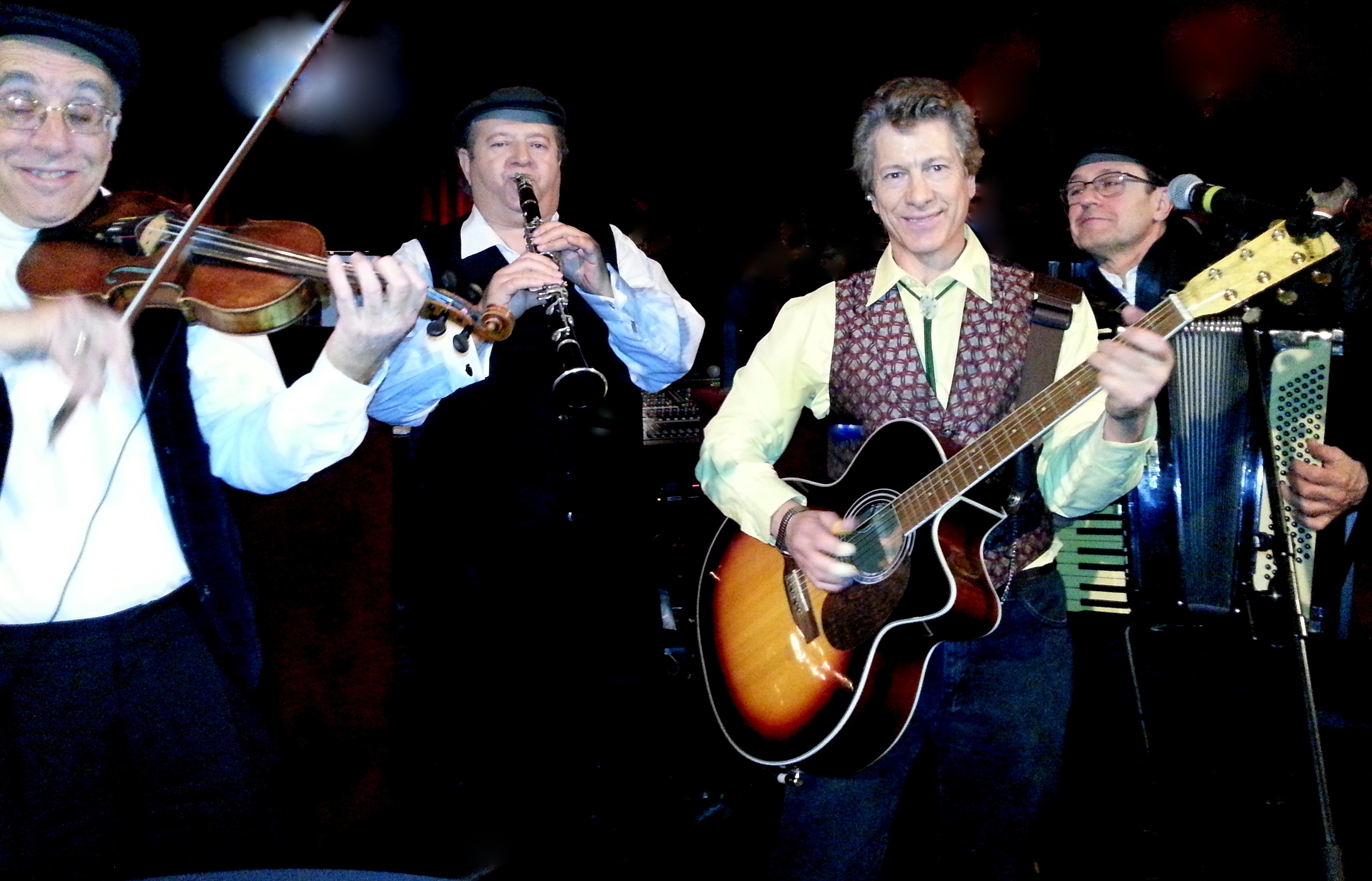 musician,Conductor,yiddish singer,multi-cultural,guitar,on camera,Jews